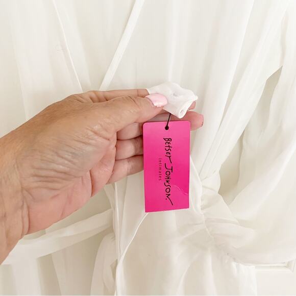 Betsey Johnson White Chiffon Surplice V Neck Sheer Wrap Robe Bridal XS/S NWT - Picture 2 of 5